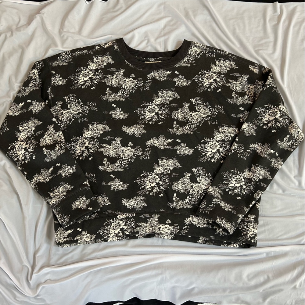 Universal Threads Charcoal Grey and Off White Sweatshirt Size Large NWOT